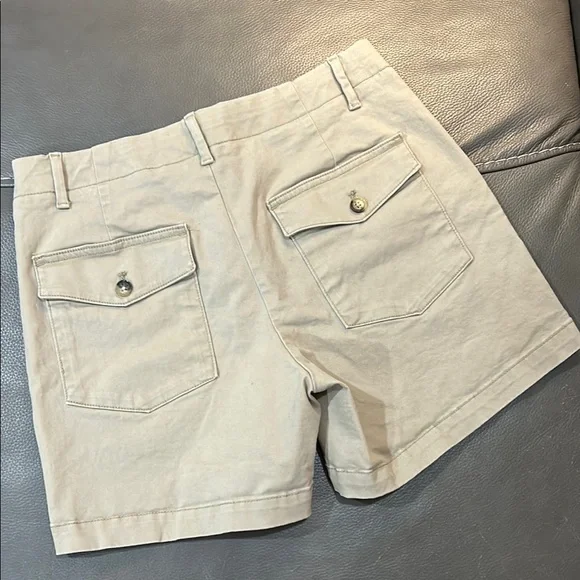 Banana Republic Beige Casual Shorts. Cotton/Spandex. Size 4. - Picture 5 of 5